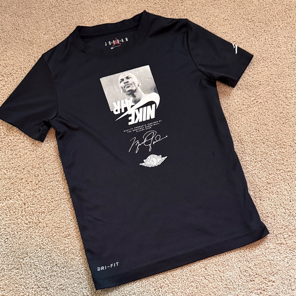 Nike Black Air Jordan Graphic Dri-FIT Boy’s Tee Size Small